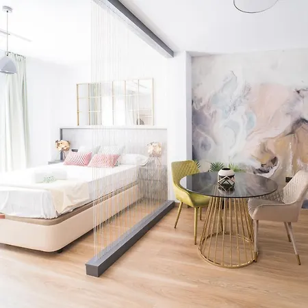 Boutique Apartments- La Gloria 1908 Apartment Almeria